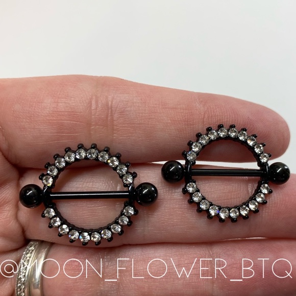 ❤️SOLD❤️Black CZ Nipple Rings - Picture 3 of 12